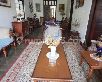Rumah Antik Terawat Bagus Jalan Besar Matraman Menteng