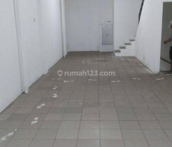 Di sewakan Ruko  3 lantai  di Kalimalang  , Bintara , Bekasi.