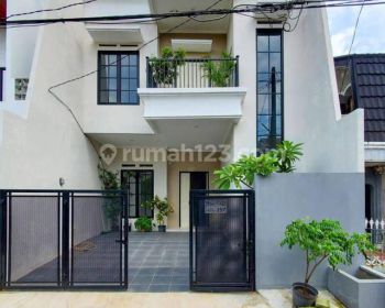 Rumah Baru Dalam Komplek di Cinere Dekat ke Pusat Bisnis Cinere dan Jaksel