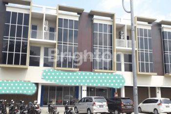 Ruko 3 Lantai di Taman Golf Residance 3 Sukajadi Batam Kota