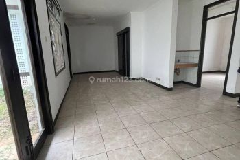 Dijual Rumah Cantik Modern di Kota Baru Parahyangan Bandung