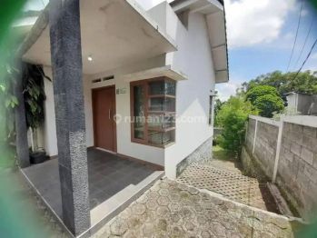 Rumah Bagus Dan Siap Huni di Sariwangi, Bandung
