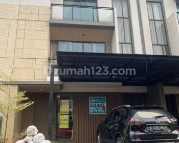 Rumah Mewah 3 Lantai Disewakan di Zora Bsd City