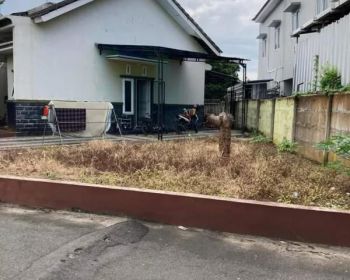 Rumah Keluarga dengan dua kamar tidur dan satu kamar mandi