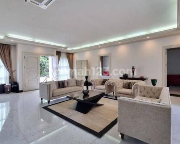 Luxurious House At Patra Kuningan Area, Suitable For Ambassador Or Ceo At The Of