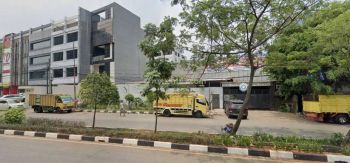 RUANG USAHA EKS BENGKEL STRATEGIS DI KEBAYORAN LAMA