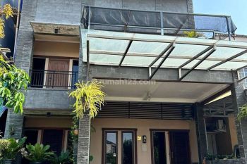 Rumah 3 Lantai di Cluster Fedora Graha Raya Bintaro Tangerang