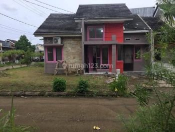 Turun harga Rumah taman sakura Bekasi Luas Tanah 154 m2 .. Hubungi 08118881488