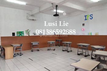 Gedung Ex Sekolah, Serpong, Luas 1858m, Parkiran Luas