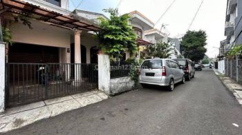 TEBET UTARA AKSES 2 MOBIL, LT 137 M2