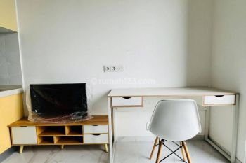 Apartement Sky House 1 BR Semi Furnished Bagus