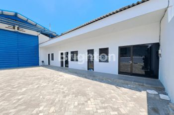 GUDANG STRATEGIS MARGOMULYO SURABAYA BARAT AKSES KONTAINER