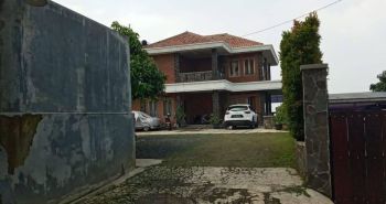 dijual cepat villa jl cidadap ciumbuleuit bandung utara harga nego
