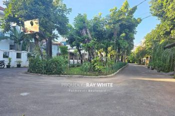 Tanah bonus rumah di tulodong SCBD nyaman buat hunian depan taman