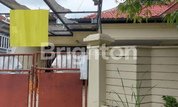 RUMAH  MANYAR KOSONGAN  PERLU RENOVASI