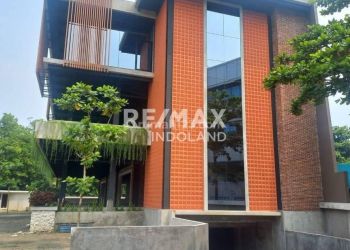 Jual Gedung Baru 3 Lantai Jl.warung Buncit Raya Lokasi Strategis
