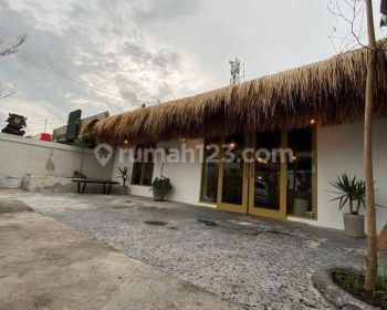 Leasehold 10 Years Villa 2BR Can Open Bar/Resto Main Road Nakula Timur Bali