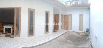 RUMAH BAGUS DAN CANTIK DI RENON