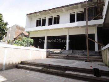 Ruko Ruang Usaha di Mainroad Surya Sumantri, Bandung