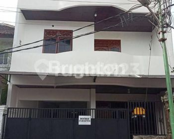 Rumah 2 lantai di Jalan Petasikan Jimbaran