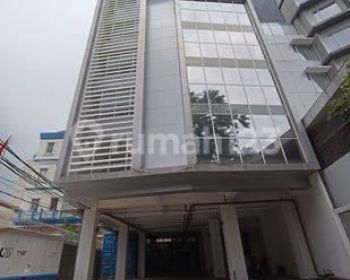 Sangat Strategis, Pinggir Jalan Protokol. 7 Lantai, Ada Lift. 01