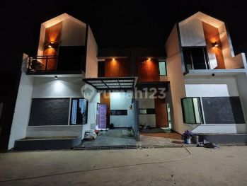Rumah 2 Lantai full Furnished Cash 3 menit Rsud Cibinong akses Top