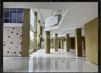 Di SEWAKAN EX SHOWROOM DI GADING SERPONG