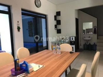 Rumah Kota Baru Parahyangan