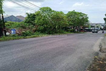 Tanah Jalan Utama Gunung Catur