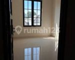 thumbnail-rumah-2-lantai-sudah-renovasi-di-satelit-utara-surabaya-3