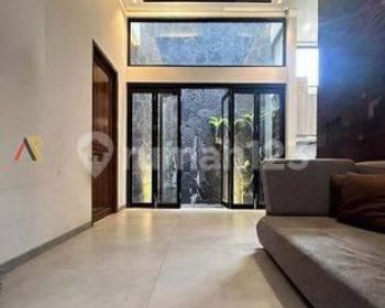 Rumah Siap Huni 2,5 Lantai Dalam Komplek Jagakarsa Jakarta Selatan