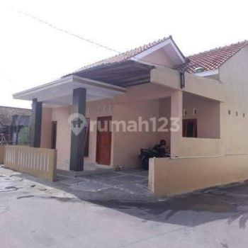 Rumah disewakan siap huni 3 kamar tidur cck untuk mahasiswa keluarga utara mall