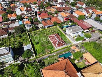 Tanah:1000 M2(10 are) super langka siap Bangun Di nuansa Jimbaran Bali