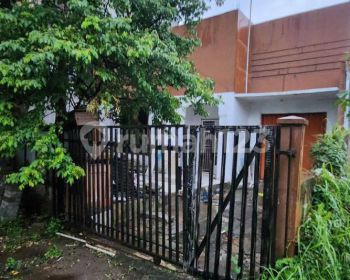 Dijual rumah strategis di Citra Raya 200M