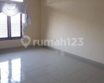 Rumah Nyaman di Komplek Taman Bumi Prima