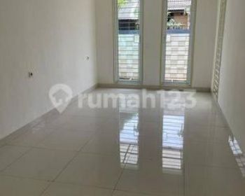 Dijual Rumah Rapi dan Siap Huni di Kencana Loka BSD