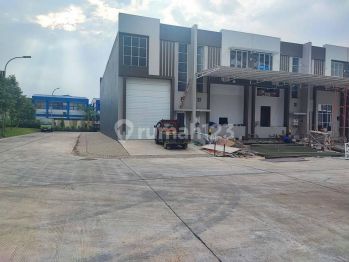 Gudang di GREEN LAKE CITY Baru AKSES TOLL LANGSUNG 140 m2.