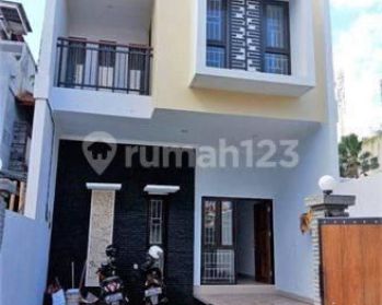 Di kontrakkan rumah lantai 2 dekat Renon,dekat ke sanur