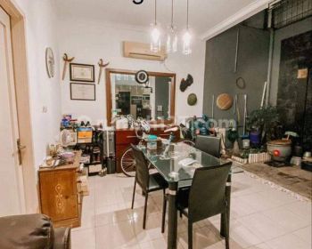 RUMAH CANTIK TERAWAT DALAM KOMPLEK DEKAT UIN