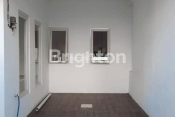 DE ALAMUDA, RUMAH FULL RENOV, ROW JALAN 2 MBL, HADAP TIMUR