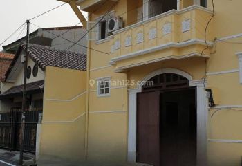 Rumah Kost 2 lantai, Siap Huni, Lokasi Strategis, Tebet, Jaksel