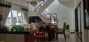 Rumah 2lt 200m2 10X20 di cluster Lantana JGC  jakarta timur.