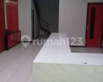 Disewakan Ruko 3 Lantai Strategis di Mainroad Terusan Buah Batu