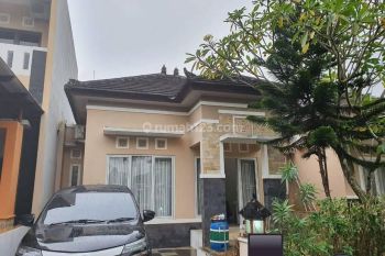 Rent Rumah: Rumah cantik di BSB