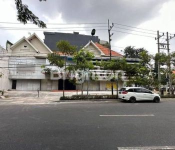 Komersial Pusat Kota Surabaya Jalan Dr Sutomo