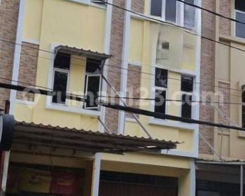 Ruko jalan raya di tanjung duren jakarta barat