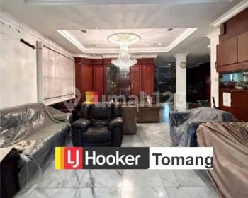 Rumah gandeng belakang luas 335m2 siap huni di Tebet Jakarta Selatan
