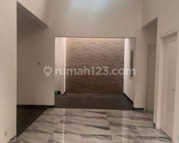 Disewakan Rumah di Mahagoni Bintaro Lt 96