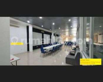 Gudang dan gedung kantor akses kontainer di Jurumudi Tangerang