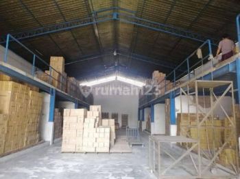 Gudang di hoek dijual di Pergudangan Miami., Jakarta Barat